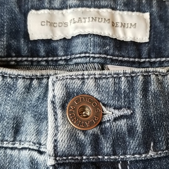 NWT Chico's Winged Pocket Platinum Jeans - Picture 8 of 15